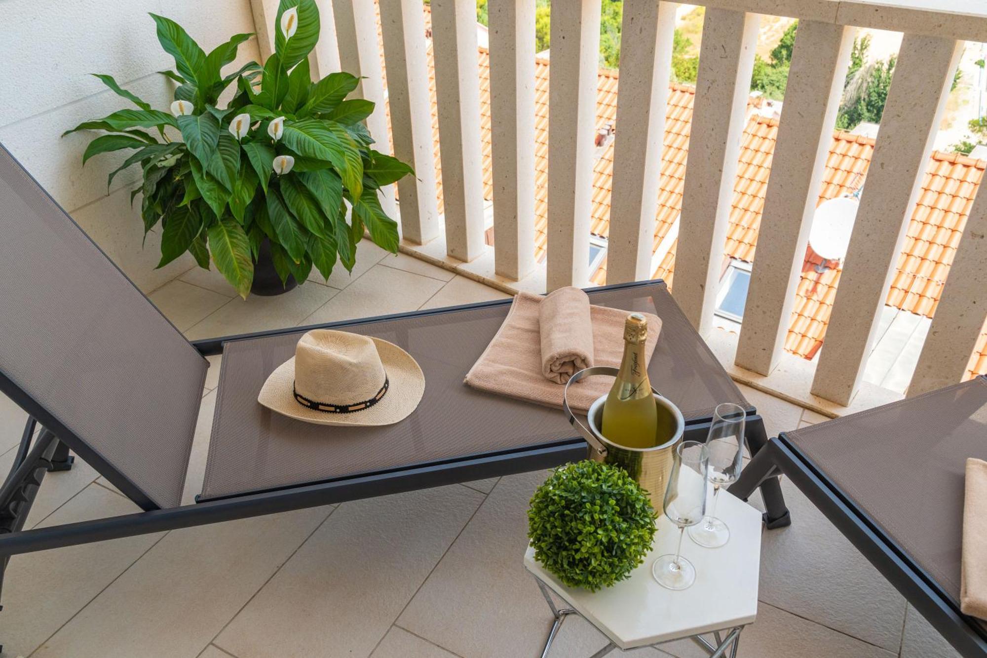 Apartment Apollo In Dubrovnik With Sea View Exterior photo